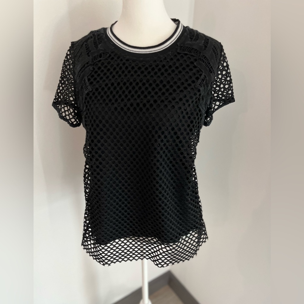 Verve ami middle size  crochet front black top. Knit 92% cotton 8% Spandex